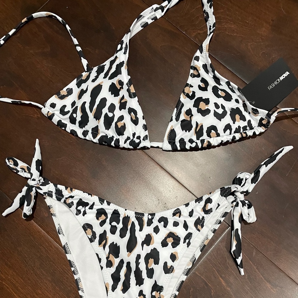 🆕 Fashion Nova Leopard Print Bikini NWT  🖤🤍🤎